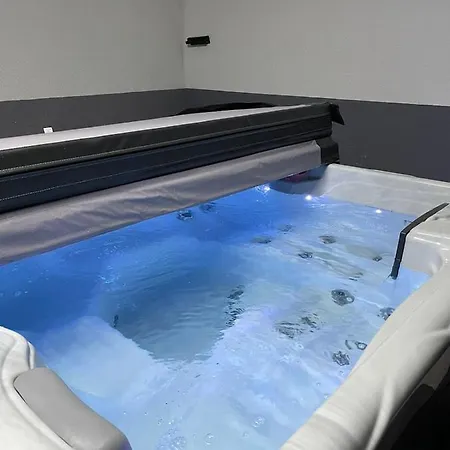 De Luxe Willa Bihać