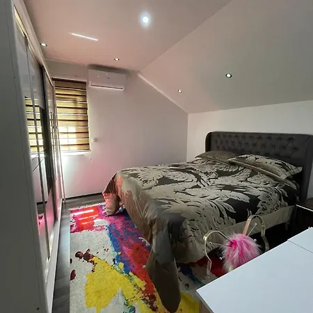 De Luxe Willa Bihać